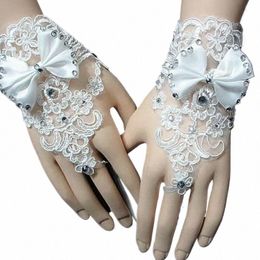 elegant Lace Short Bridal Gloves Inlaid Rhineste Bowknot Slim Bridal Fingerl Gloves White Ivory Wedding Gown Accories 67c3#