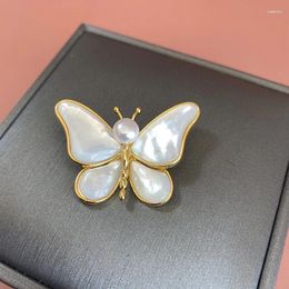 Brooches Luxury Pearl White Butterfly Brooch Exquisite Insect Pins Corsage Woman Party Gift