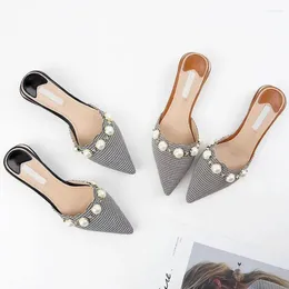 Casual Shoes Closed Pointed Toe Pearl Slippers Women Black White Plaid Sandals Designer Metal Heel Flip Flops Ladies Chequered Slides Y755