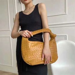 2024 Dumpling Portafoglio portatile designer Cestini intrecciati Panini Borse in pelle Chaoda Cloud Knotted Verdura lussi designer donna borsa gialla