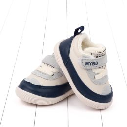 Baby Outdoor Buty chodzące gumowe miękkie miękkie skórzane sneaker butów butów ciepła podszewka w nowym przybyciu 2023 Fashion