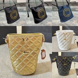 High quality designer bag Woman Bucket bag luxury Shoulder bag metal logo Hook and buckle open and closedesign soft Grain surface cowhide Large capacity handbag