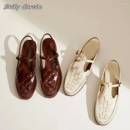 Casual Shoes Top Layer Cowhide Woven Plaid Buckle Strap Roman Flats 2024 Summer Retro Hollow Round Toe Back Empty Sandals