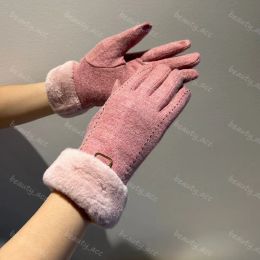 Gloves Designer Women Cashmere Glove Pink highgrade gloves Ladies Winter Leather Hardware Womens Mitten With Box Hat Scarf Accessories C