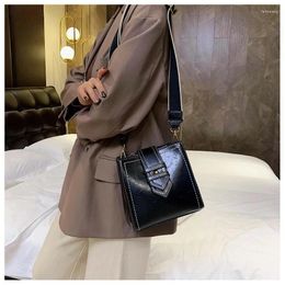 Drawstring 2024 Female Bag Fashion European And American Messenger Wide Shoulder Strap Belt Buckle Bucket Simple