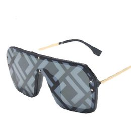 Designer Sunglasses Mens Eyeglasses PC Lens Full Frame UV400 Sun Proof Womens Fashion Glasses Printing F Oversize Adumbral for Beach Outdoor