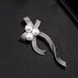 Flowing Ribbon Bow Brooch with Natural Highquality Freshwater 56MM Pearl French Vintage Style Corsage Jewellery As A Gift 240315