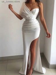 Runway-Kleider, weiß, schulterfrei, ärmellos, dehnbar, langes Abend-Maxikleid, plissiert, geteilt, Hochzeit, Party, Brautjungfern, Kleid T240330