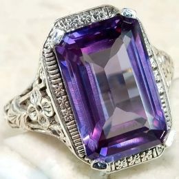 Huitan Big Square Purple CZ Pierścień dla kobiet Wspaniałe przyjęcie weselne Akcesoria Pani Wzór kwiatowy Fancy Gift Trenda Biżuteria