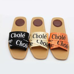 Designer Chlee Slippers 2024 New Flat Bottom Letter Design Fashion Leisure Beach Resort