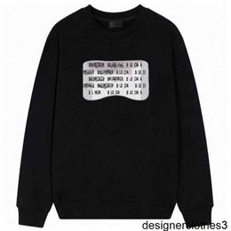 Designer Original Autumn Personalized Paris B Family Personalized Print Round Neck Loose Korean Warm Long Sleeve Sweater for Couples Same Style 3FPG