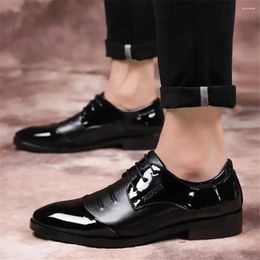 Dress Shoes With Ties Patent Leather Men's Formal Heels Wedding For Men 2024 Boy's Sneakers Sports Sapateni Athlete Shoos