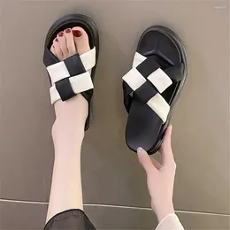 Slippers Household Strips Flat Sandals Women 2024 Flip Flops Sneakers Shoes Top Quality Sport Baskettes