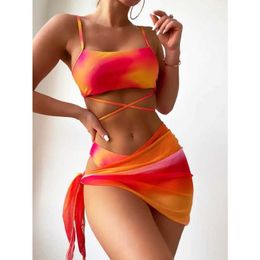 Women's Swimwear 2024 New Womens Tie Dyed Split Bikini Sexy Hip Lift Mesh Gradient Beach Three Piece Cross Swimwear Girl J240330