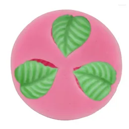 Baking Moulds Round Silicone 3 Hole Leaves Fondant Cake Mould Chocolate Cookies Pastry Soap Pudding Mould ZJ058