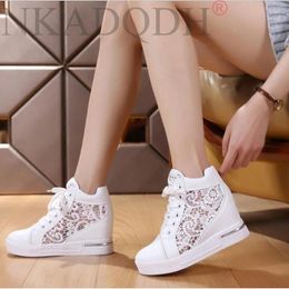 Fitness Shoes Women Wedge Platform Sneakers Rubber Brogue Leather High Heels Lace Up Pointed Toe Height Increasing Creepers White Silver