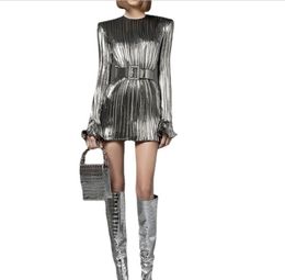 Xiaoxiangfeng Design Sense Dress 2024 Spring New Fashion Avant-garde Technology Sense Silver Long sleeved Dress