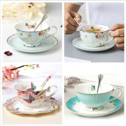 Romantic Europe Coffee Cup Saucer Set Creative Ceramic Advanced Valentine Flower Tea Teacup Gift Porcelain Drinkware 240328