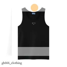 Mens Designer T Shirt Tees Mens Tank Tops T Shirts Summer Slim Fit Sports Breathable Sweat-absorbing Black Underwear Bottom Top Fashion 937