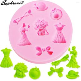 Baking Moulds F1137 Princess Bride Dress Flower Bow Class Hat 1pcs UV Resin Jewelry Liquid Silicone Mold DIY Making Necklace Art Work