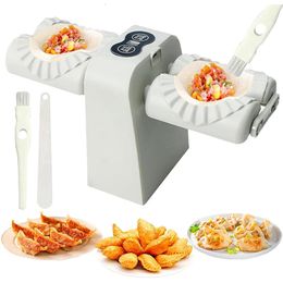 Double Head Automatic Electric Dumpling Maker Machine Manual Mould Kitchen Pressing Dumplings Skin Ravioli Pastry Tool 240325