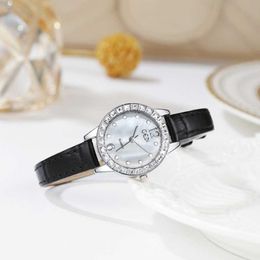 New Womens Watch Light Luxury Fashionable Instagram Style Elegant and Unique Quartz Inlaid Diamond Beimu Ka Home Watch Female Red Gift