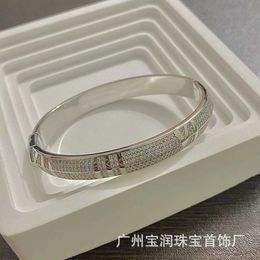 Fashion Brand's High Version V Gold Roman Digital Bracelet with Full Diamond Light Luxury and Advanced Sense J059