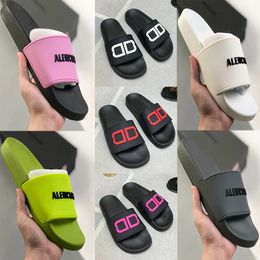 2024 Designer black and red flat slippers for women and men summer casual beach sandals soft and comfortable wear-resistant sandals with box