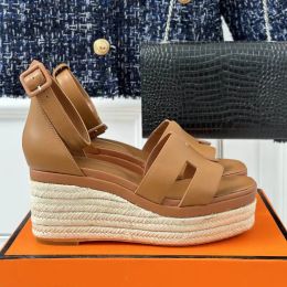 designer Sandals Women's High Heel Sandals Summer Waterproof Platform Thick Sole Sandals Luxury High end Genuine Leather Matsutake Woven Heel Slope He k7g9#