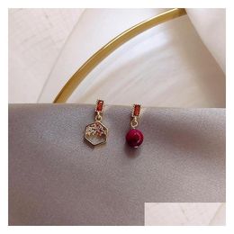 Charm Designerhoop Earrings Chinese Red Retro Trend Pendant Stud For Women Girls Pearl Asymmetry Dangle Ear Piercing Pendientes Jewelr Otdq2