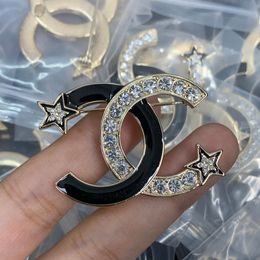 Designer high quality Brooches Women Men Couples Rhinestone Diamond Crystal Pearl Brooch Suit Laple Pin Stamp Fashion gift