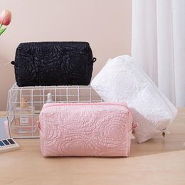 Storage Bags French Retro Jacquard Rose Cosmetic Bag Lady Clutch Mobile Phone Wallet Large Capacity Women Travel Make Up
