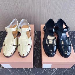 sandali firmati pantofole da donna scarpe da spiaggia di lusso con suola spessa scarpe per il tempo libero all'aperto scarpe da spiaggia in bianco e nero per il turismo scarpe romane scarpe in pelle neutra