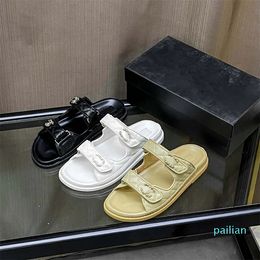 Pantofole di lusso sandali da donna Scarpe da uomo Classiche doppie in pelle con suola dorata, scarpe da spiaggia estive alla moda
