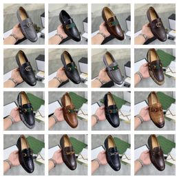 Loafers Mens Dress Shoes Pointed Toe Black white brown Crocodile pattern Leather Loafer Tiger head buckle Men Designer Luxury Shoes