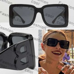 Designer bb sunglasses Square Plate Frame Big Double B Letter Legs Simple Men Women Fashion Style Good Sale 978