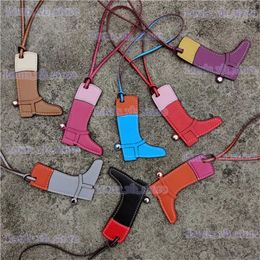 Keychains Lanyards Fashion PU Faux Leather Horseshoe Shoe Boot Hats Keychain Pendant For Women Ladies Bag Charm Accessories Ornament Gifts T240330