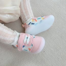 أحذية الأطفال للفتيات فتيان ربيع الصيف الشبكية الشبكية حديثي الولادة طفل أول مشاة مضادة للانزلاق ناعمة وحيدة الأطفال