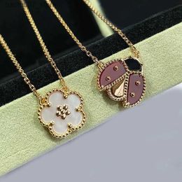 Pendant Necklaces Fashion designer brand Jewellery rose Gold plum flower necklace Ladies simple temperament all-match luxury party giftQ240330