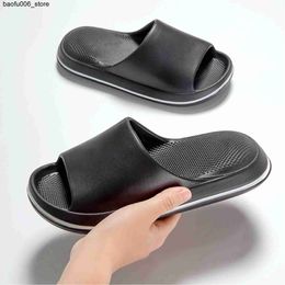 Sandals Cute Cloud Home Pillow Slide Mens EVA Soft House Slide Beach Platform Heel Womens Shower Shoes Indoor Colour Sandals Summer Q240330