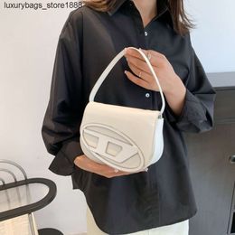 Handbag Designer Boom Brand Version of 2024 New Product Bag with Niche Design One Shoulder Crossbody Fashion Handbag Small Square Womens Saddle
