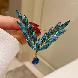 Brooches Elegant For Women Gold Colour Deep Blue Zirconia Fashion Jewellery Cute Clothes Pin Accessories Party Gift