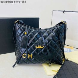Shoulder Bag Designer Factory Discount Single Large Bag Womens 2024 Early Spring New Fashion Heavy Industry Grid Mother Capacity Commuter Tote Tide