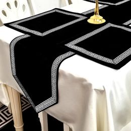 Embroidery Velvet Table Runner 32120160180210240cm High Quality Thick Luxury Runners Placemat Diningroom Decor 240322