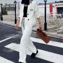 Calça de duas peças femininas fatos casuais designers CE Jaquetas de casacos para mulheres jaqueta de manga longa Cool Girls Streetwear