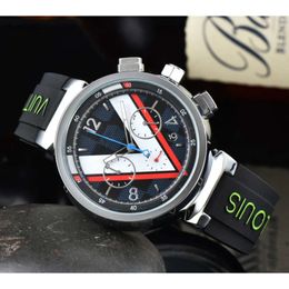Lyxig designer New Quartz Movement Watches Men High Quality Luxury Mens Watch Multifunktion Montre Clocks Free Frakt S