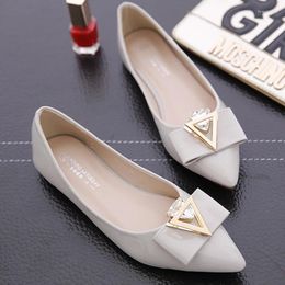 Casual Shoes Large Size Women's 2024 Spring Fashion Flat Bottom Shallow Mouth Versatile Soft Leather Pointed