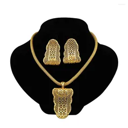 Necklace Earrings Set Gold Colour Charming Women's French Geometric Shape Design Versatile Evening Dress Accessories