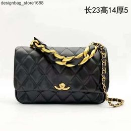 Crossbody Bag Designer High-end Style New Chain Lingge Embroidered Thread Handheld Bag Street Fashionable and Popular Style