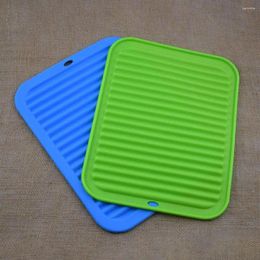 Table Mats Durable Trivet Silicone Waterproof Hanging Hole Bright Color Drying Mat Rectangle